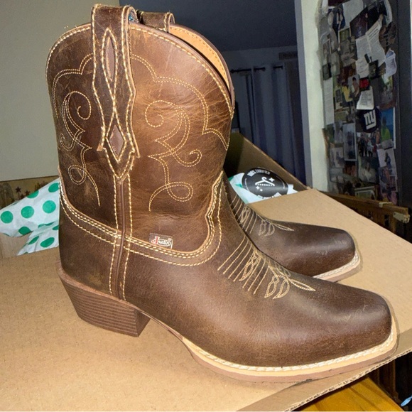 Justin Boots Brown Heeled Boots - Picture 8 of 11